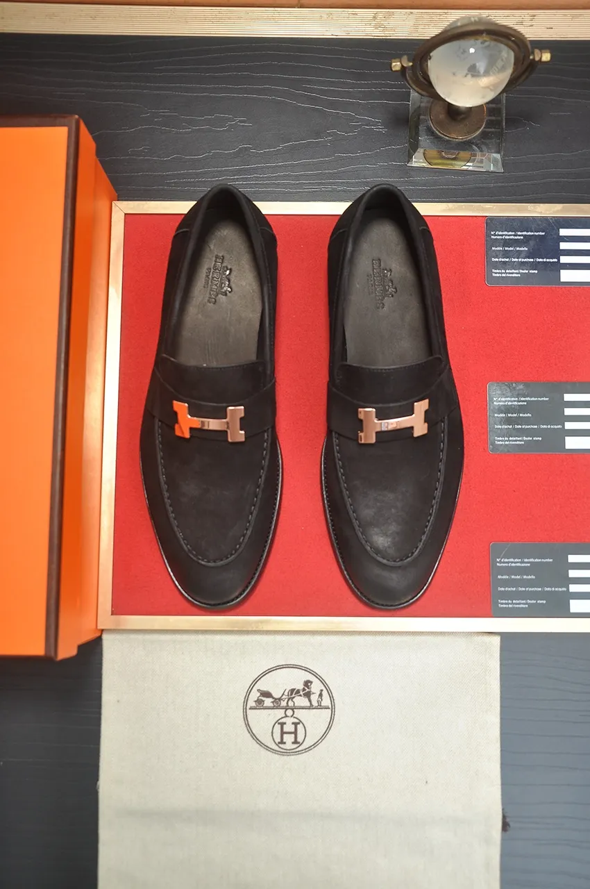 Men's shoes💰520💶[HERMES] (cowhide lining)🍀Italian top luxury🍀He does not pursue novel styles and gorgeous colors, but attracts the favor of successful men with his flawless, elegant and classic style. Formal leather shoes This very comfortable, simple and stable style allows you to easily match any style! The pattern is absolutely 1:1 refined from the original case, and we strive for excellence in materials, imported cowhide + cowhide lining💪💪💪extraordinary texture👍! .Code number: 38-45 (45 customized)